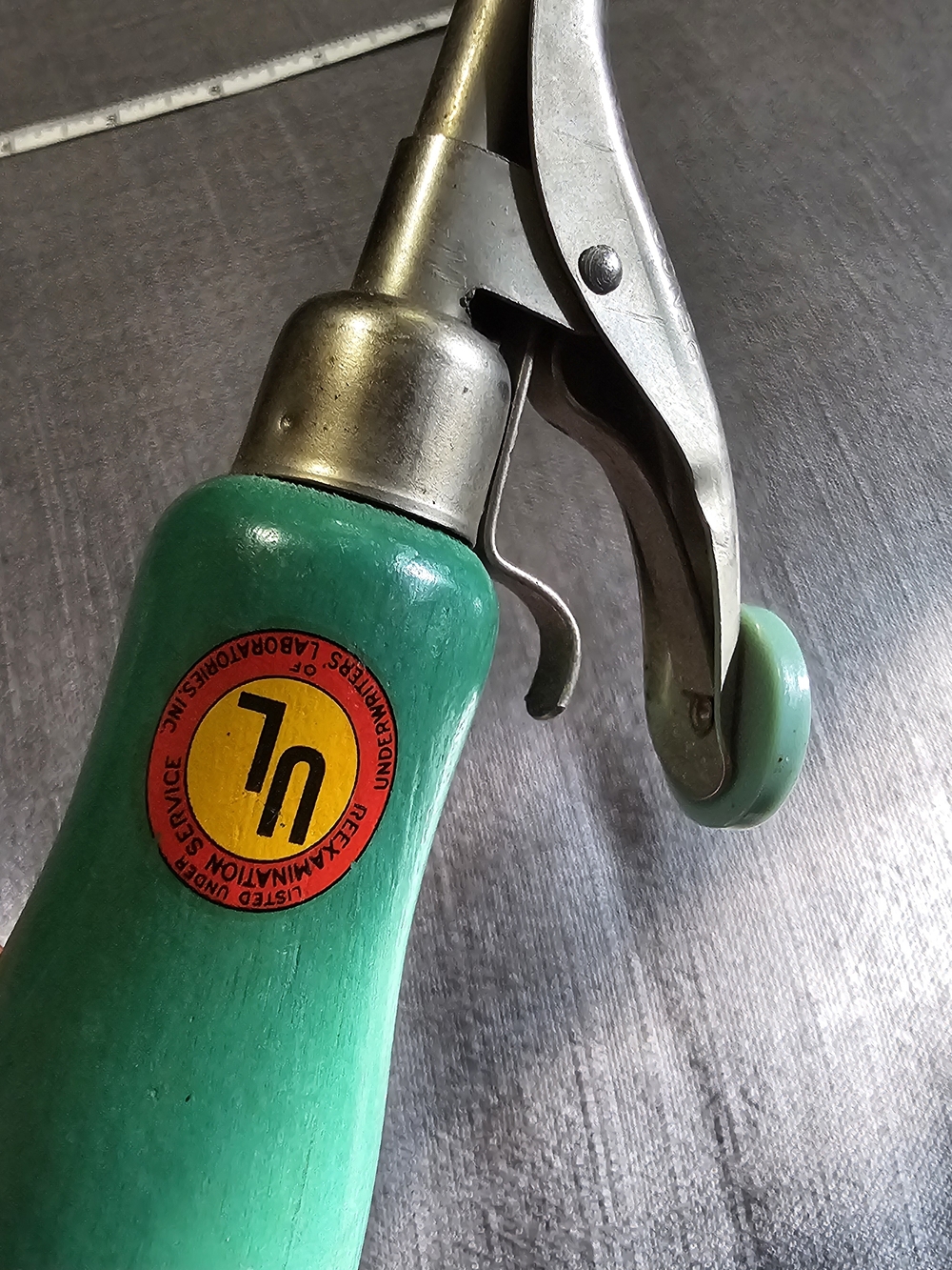 Vintage Green Handheld Curling Iron - Picture 4 of 5